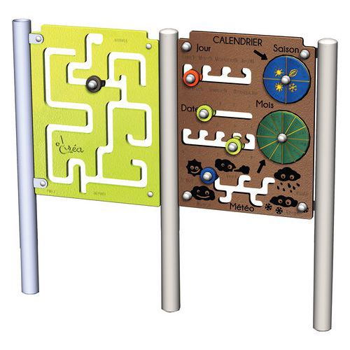 Ensemble de panneaux : labyrinthe et calendrier