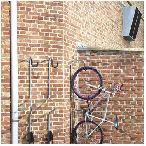 Support velo mural mottez fixation par la pedale